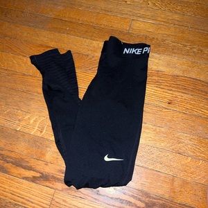 Nike pro capri leggings